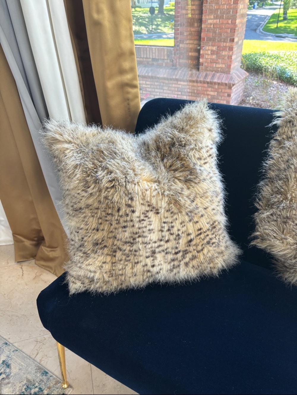 POTTERY BARN TEEN Snow Leopard  Blanket & 2 pillows